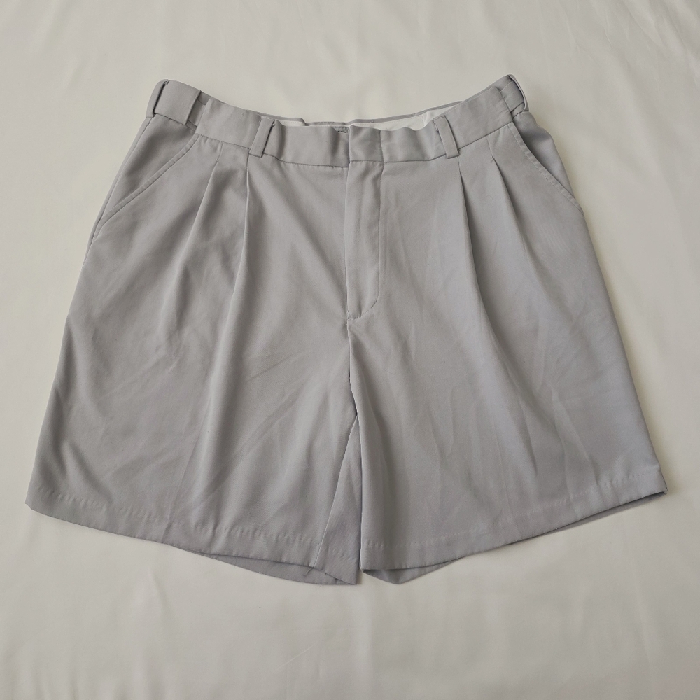 Windham Pointe Men's Shorts. Gray. Pre Used